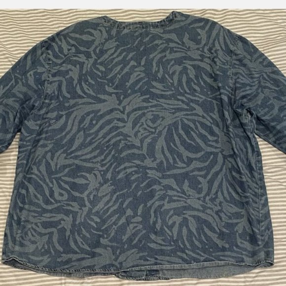 Vtg Delta Burke Blue Denim Animal Print Blouse Womens Plus Sz 24W 3/4 Sleeves - Picture 2 of 5